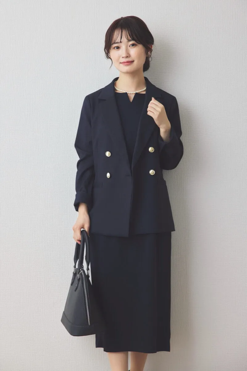 ネイビーの七分袖スリットネックワンピース