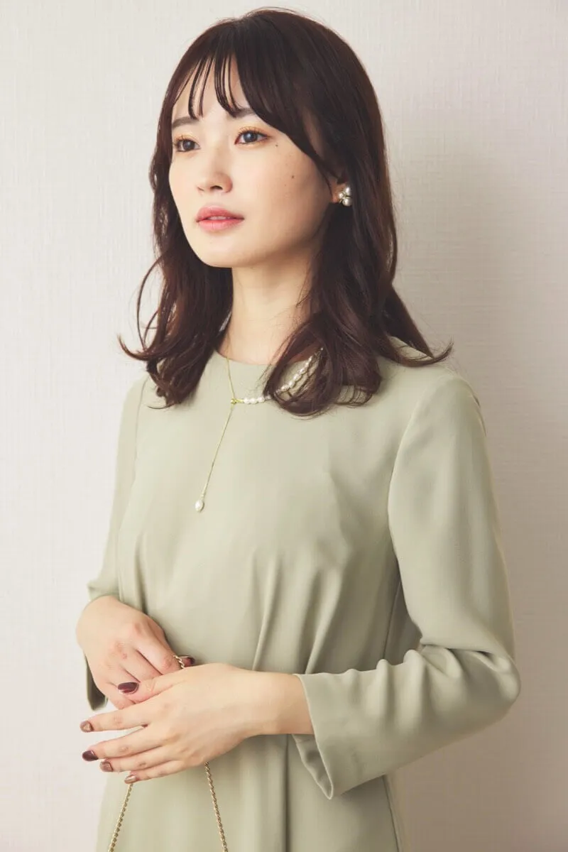 ライトグリーンのクラシックフレアワンピース