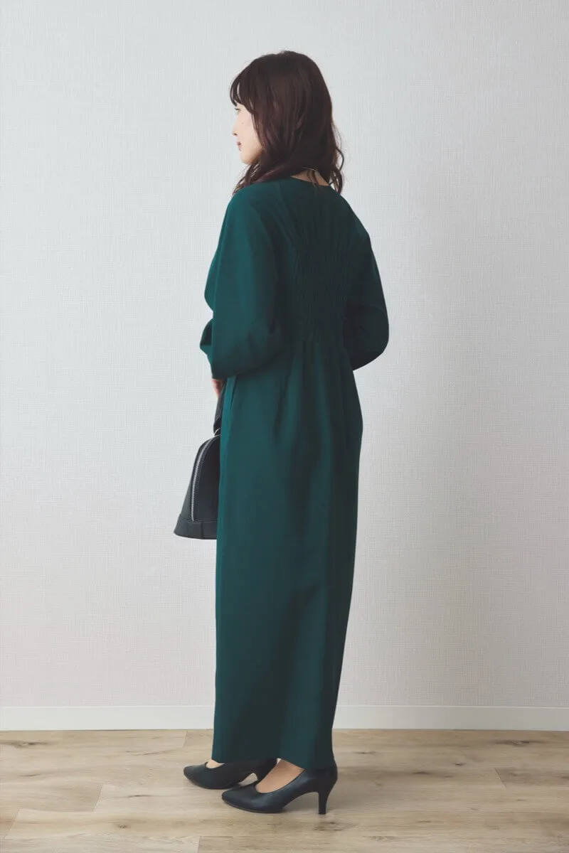 グリーンのスリットナローワンピース