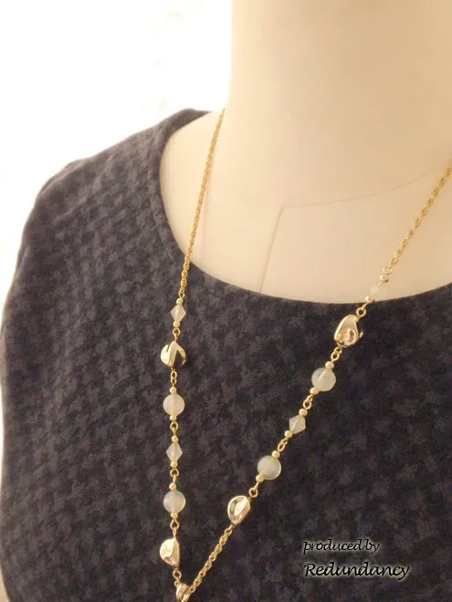 ブラックのフィット＆フレアワンピース