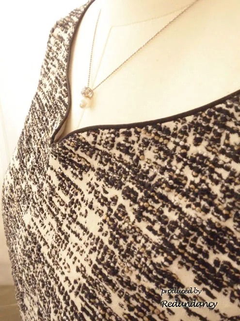 モノトーンのジャガードフレンチスリーブワンピース