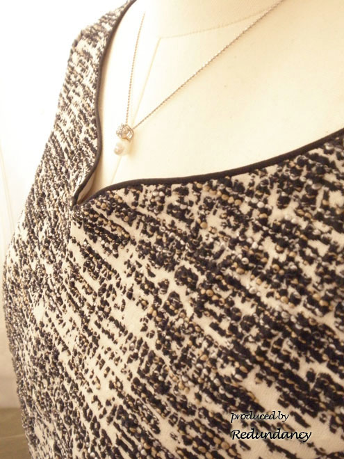 モノトーンのジャガードフレンチスリーブワンピース