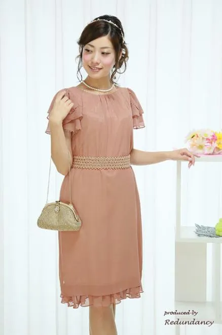 ピンクベージュのビジュー付きフリルスリーブドレス