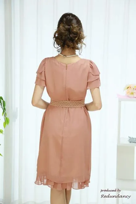 ピンクベージュのビジュー付きフリルスリーブドレス