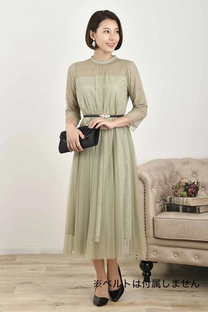 ブラックのレター型クラッチバッグ