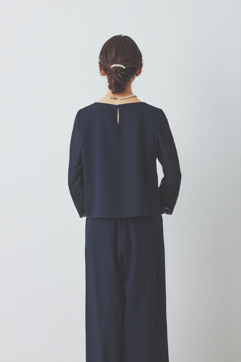ネイビーのレース袖ワイドパンツセレモニースーツセット
