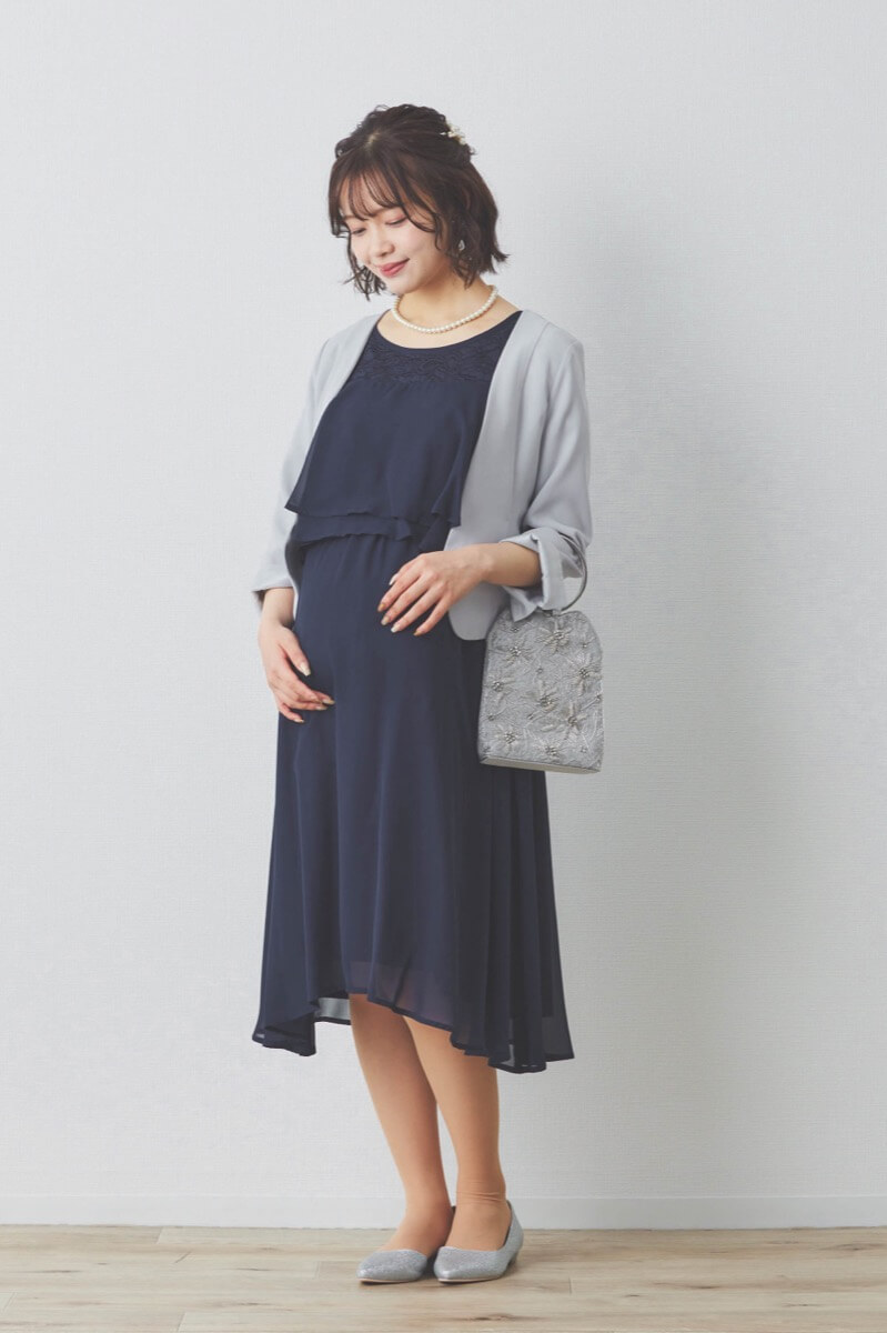 ネイビーの授乳口付スリットスリーブショート丈ドレス