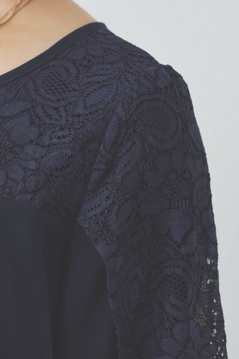 ネイビーの授乳口付スリットスリーブショート丈ドレス