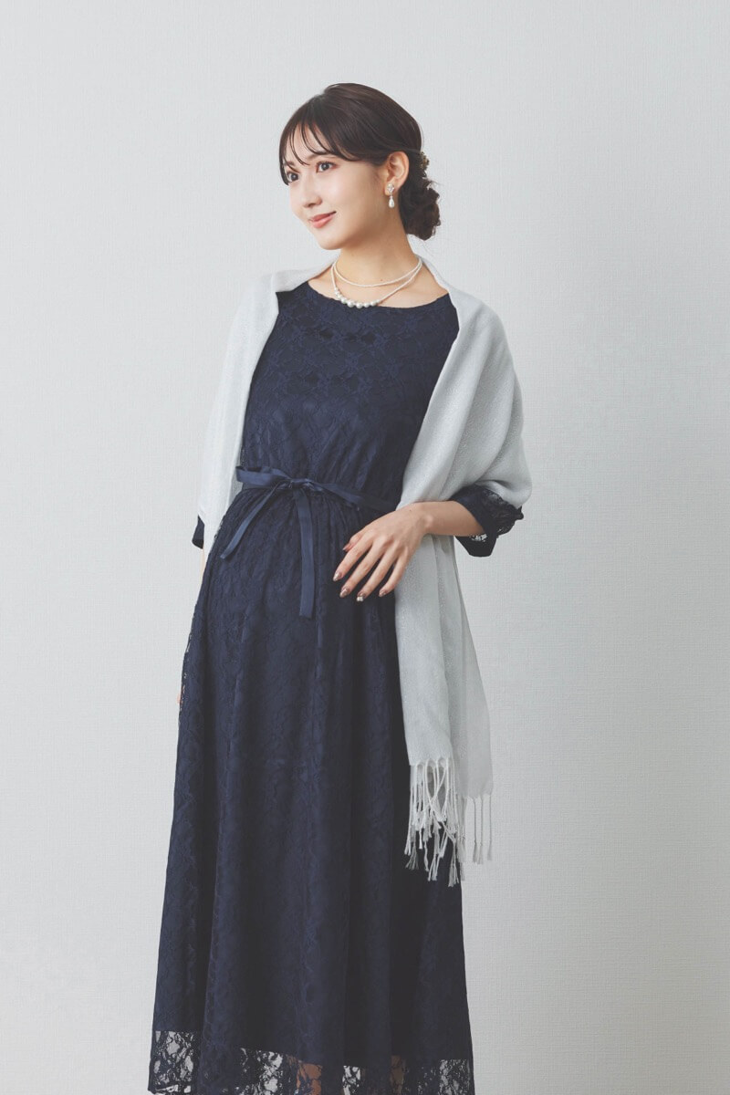 ネイビーの授乳口付き総レースドレス