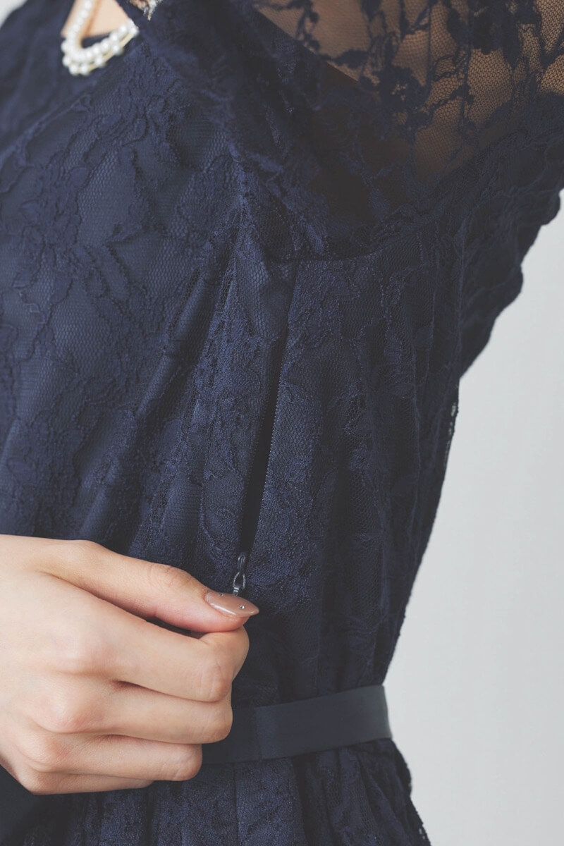 ネイビーの授乳口付き総レースドレス