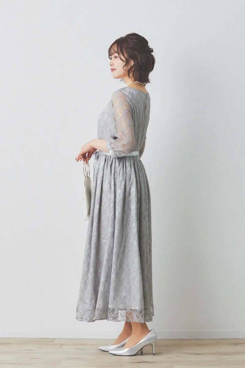 ライトグレーの授乳口付き総レースドレス