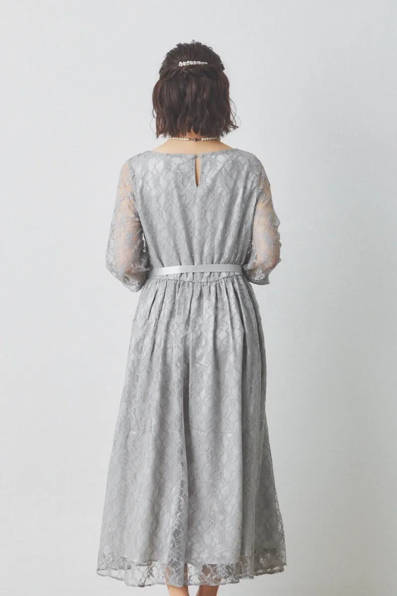 ライトグレーの授乳口付き総レースドレス