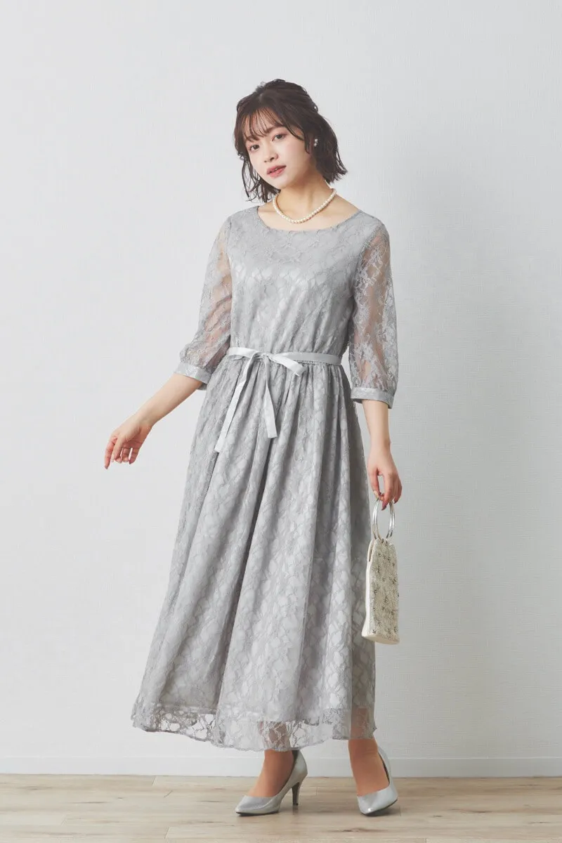 ライトグレーの授乳口付き総レースドレス