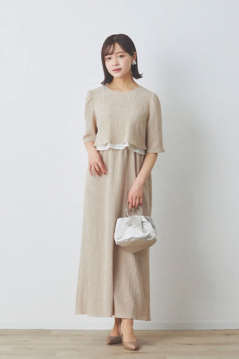 ベージュの楊柳ニットドレス