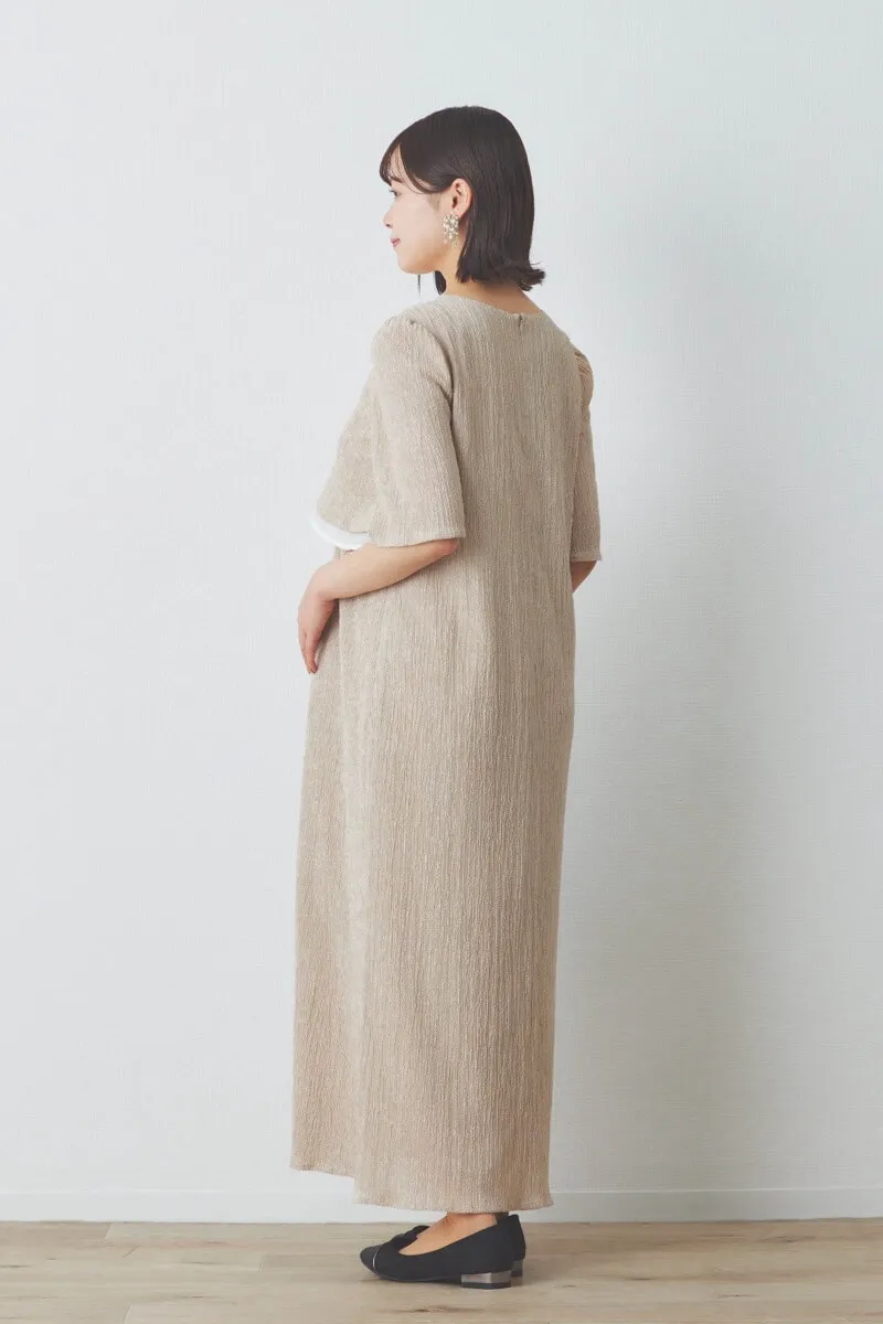 ベージュの楊柳ニットドレス