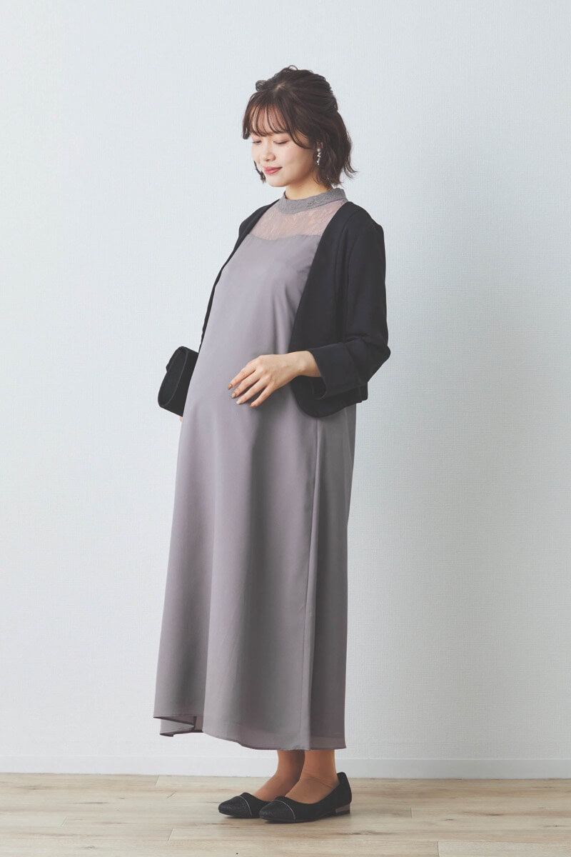 グレージュのプチハイネックAラインドレス