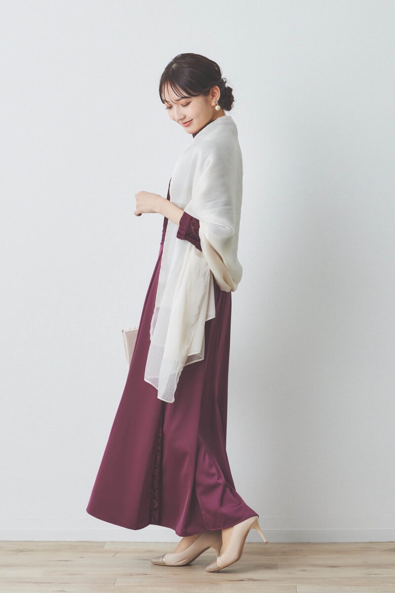 パープルのハシゴレースドレス