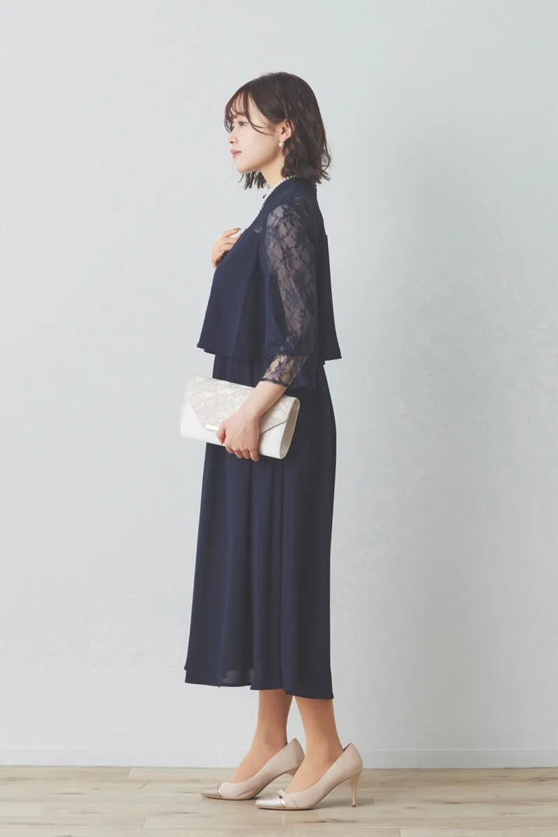 ネイビーのハイネックデコルテレースドレス