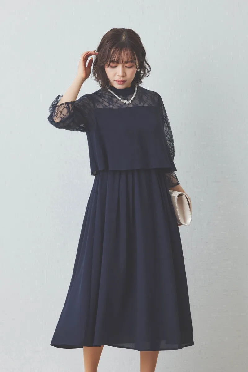 ネイビーのハイネックデコルテレースドレス