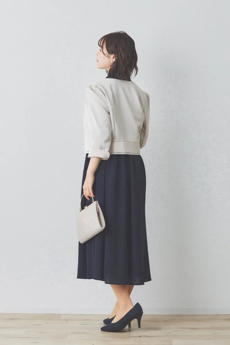 ネイビーのハイネックデコルテレースドレス