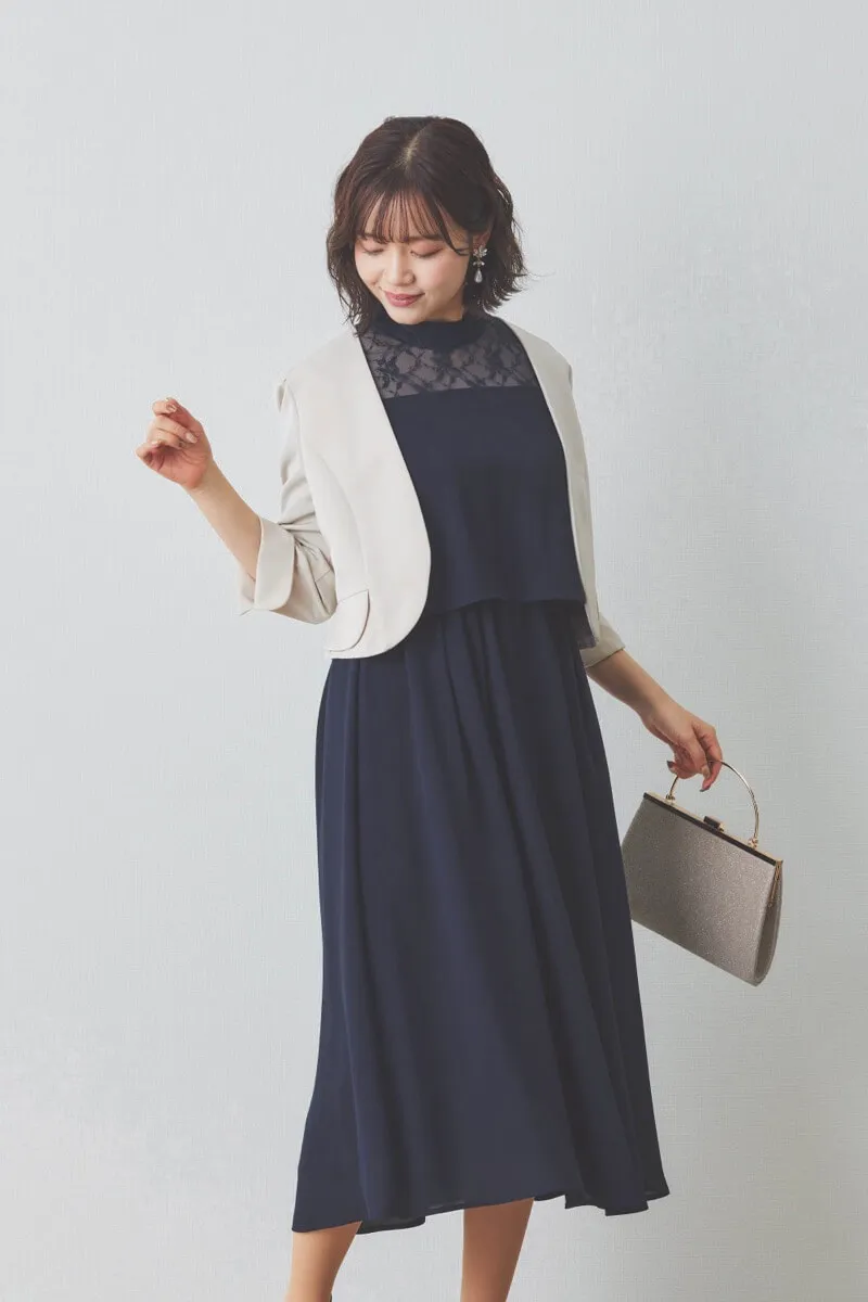 ネイビーのハイネックデコルテレースドレス