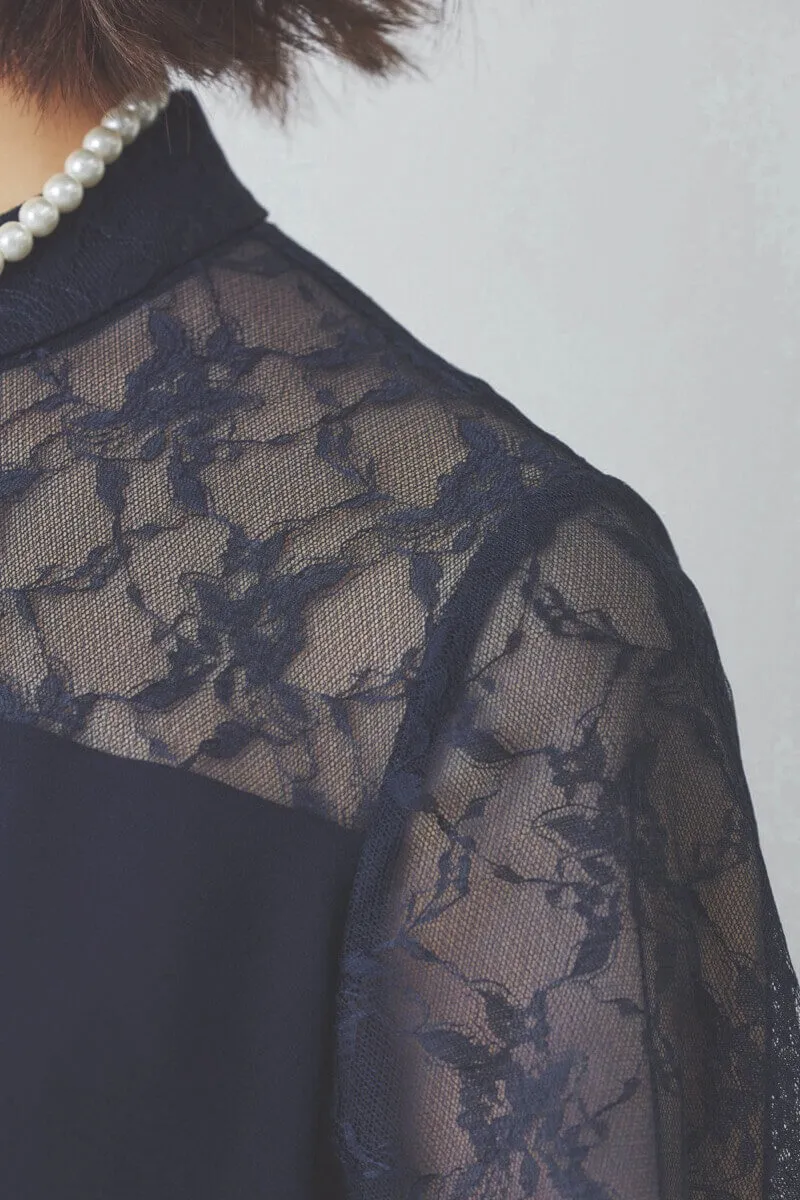 ネイビーのハイネックデコルテレースドレス