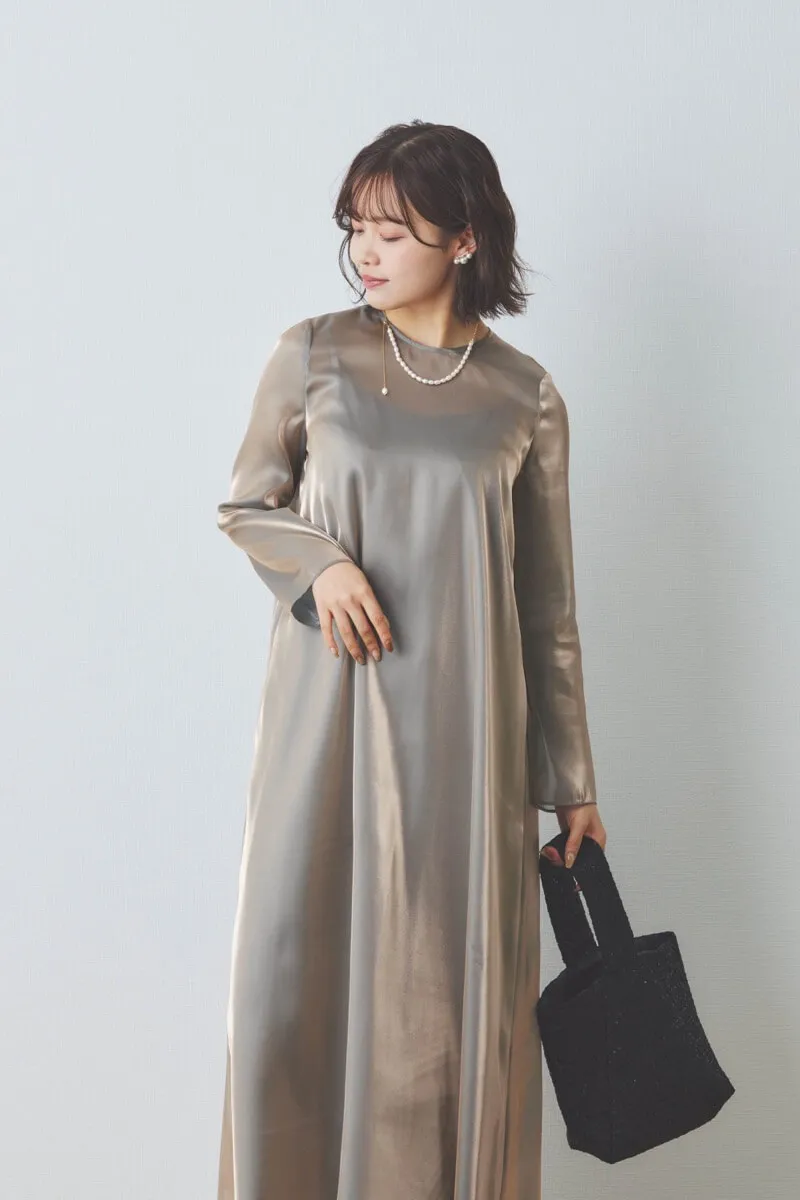 グレーのラメシャンブレードレス