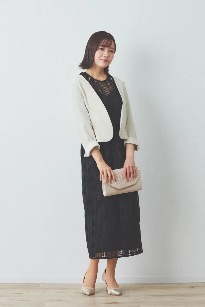 ブラックのデザインパールレースドレス