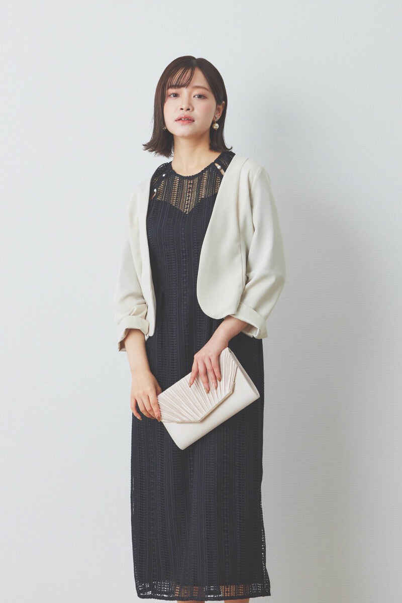 ブラックのデザインパールレースドレス