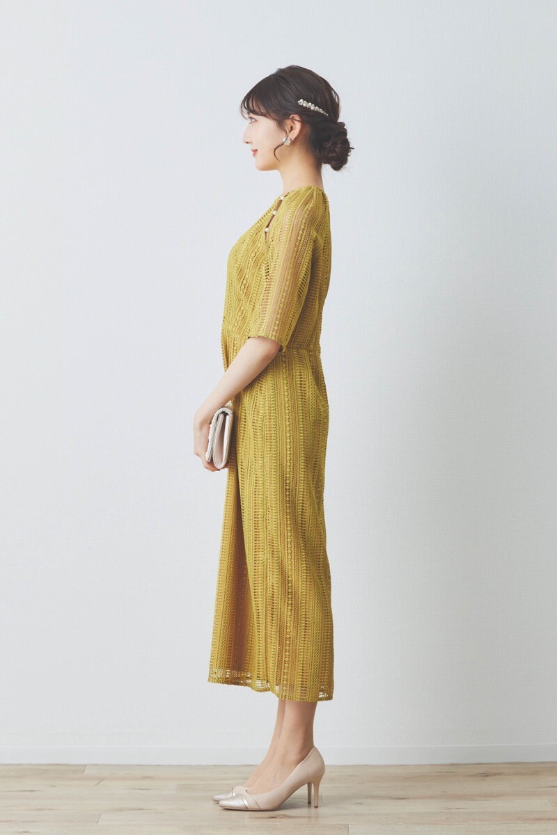 イエローのデザインパールレースドレス