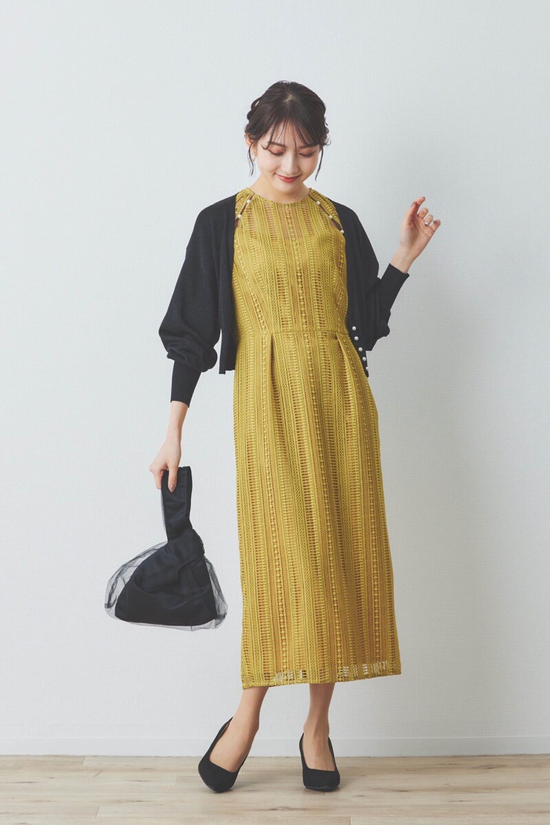 イエローのデザインパールレースドレス