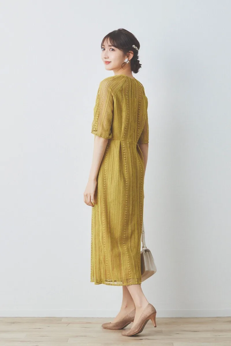 イエローのデザインパールレースドレス