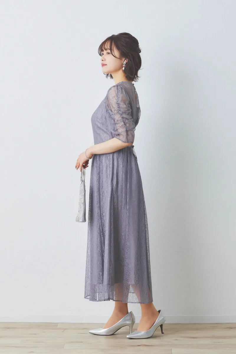 グレーのギャザースリーブレースアップドレス