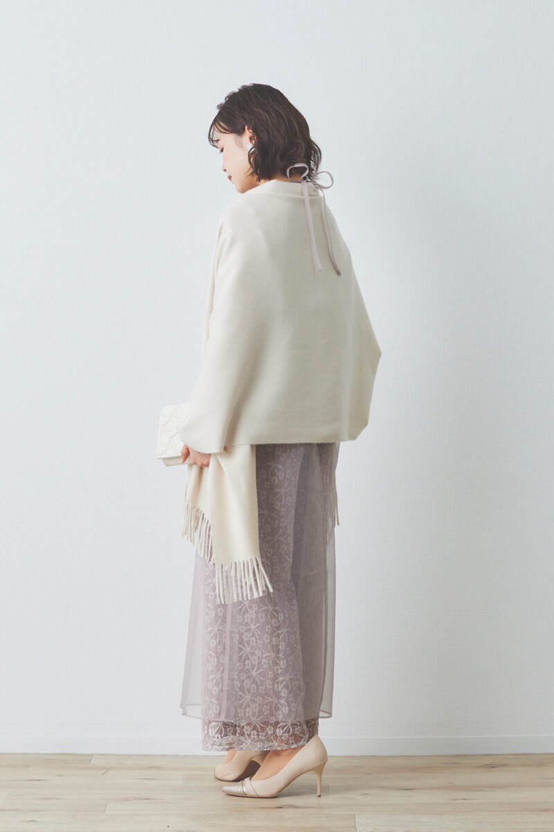 ピンクベージュのシアーレイヤードオールインワンドレス