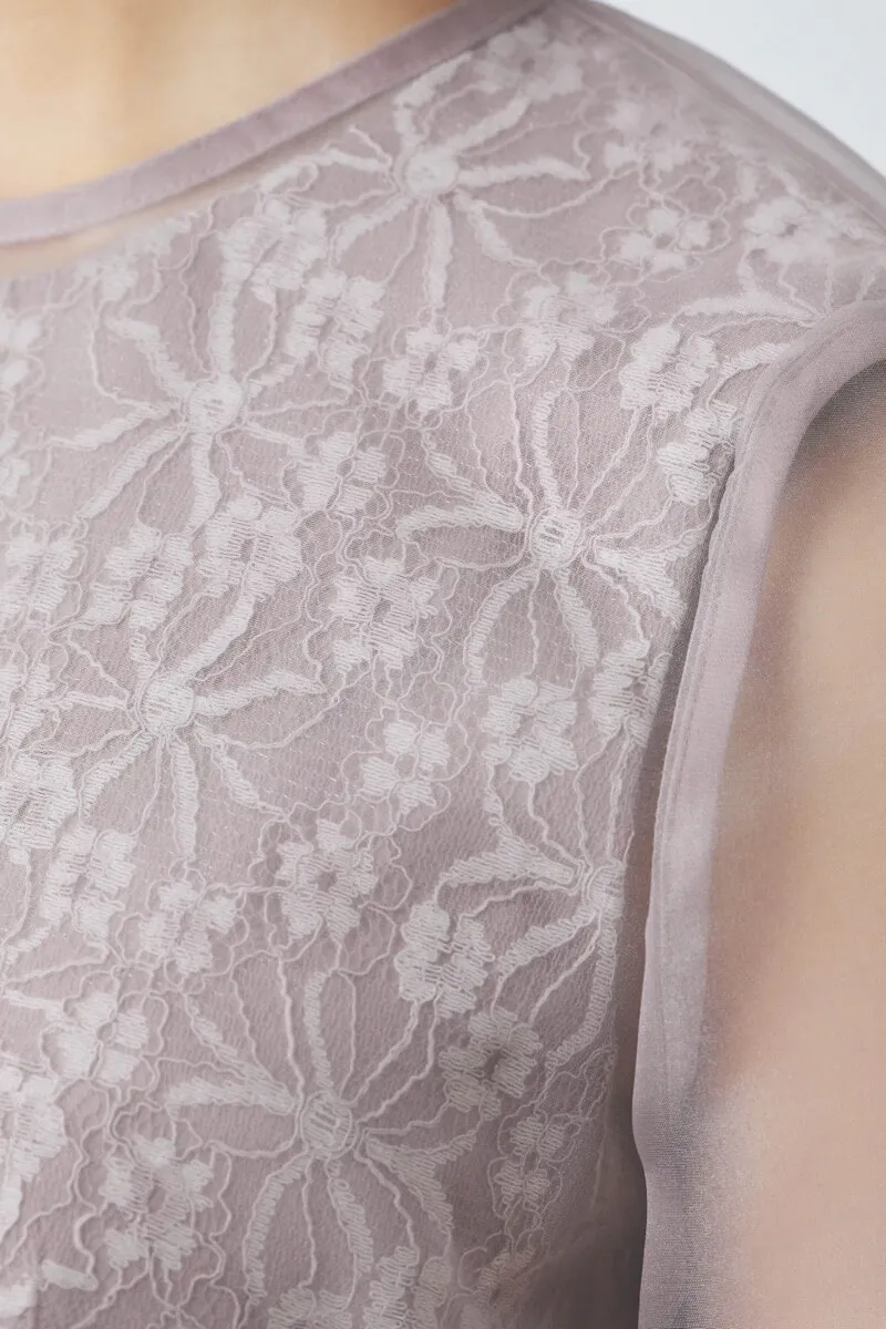 ピンクベージュのシアーレイヤードオールインワンドレス