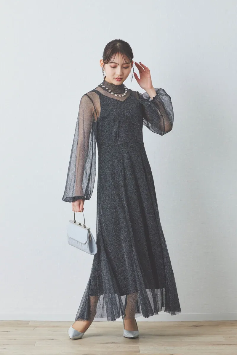 ブラックのロングスリーブラメチュールドレス