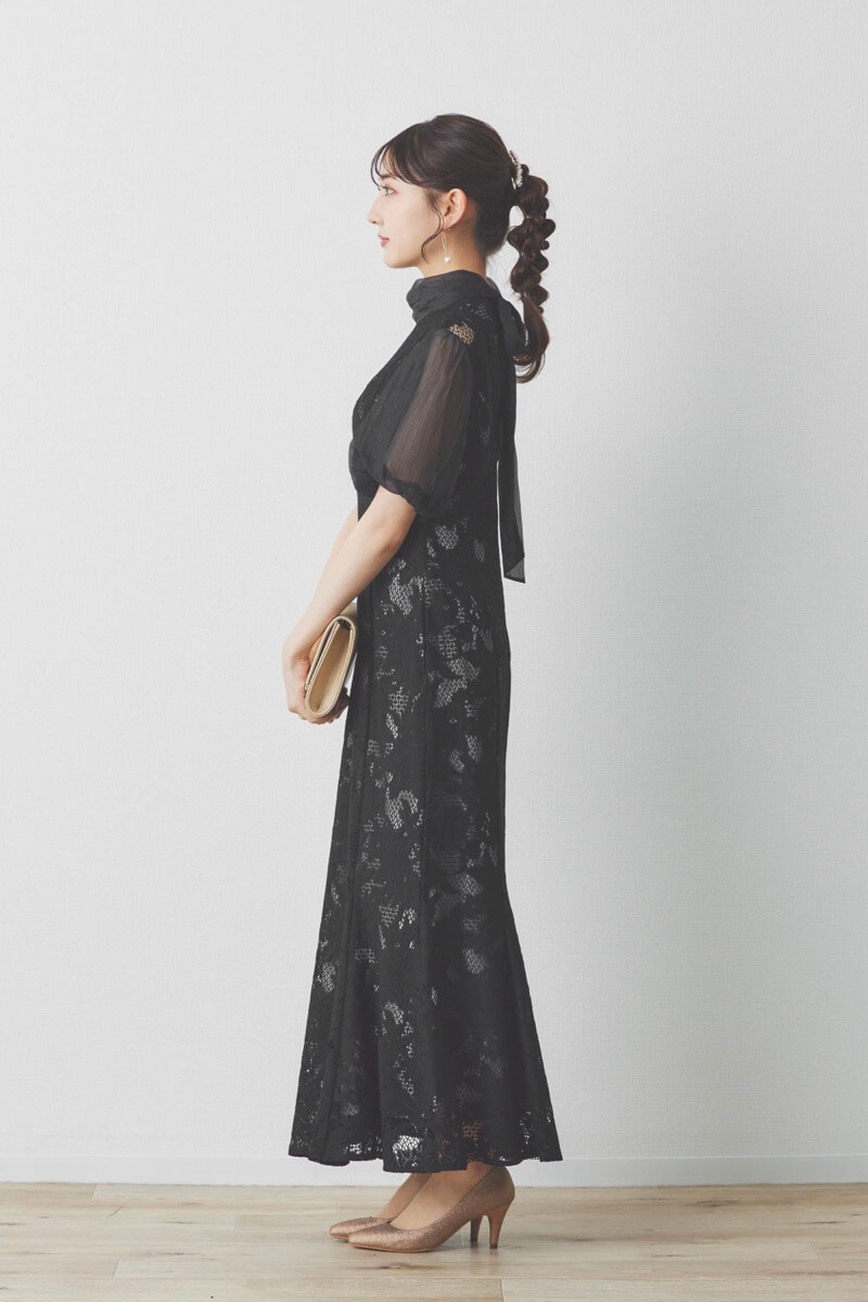 ブラックのクラフトレースマーメイドドレス