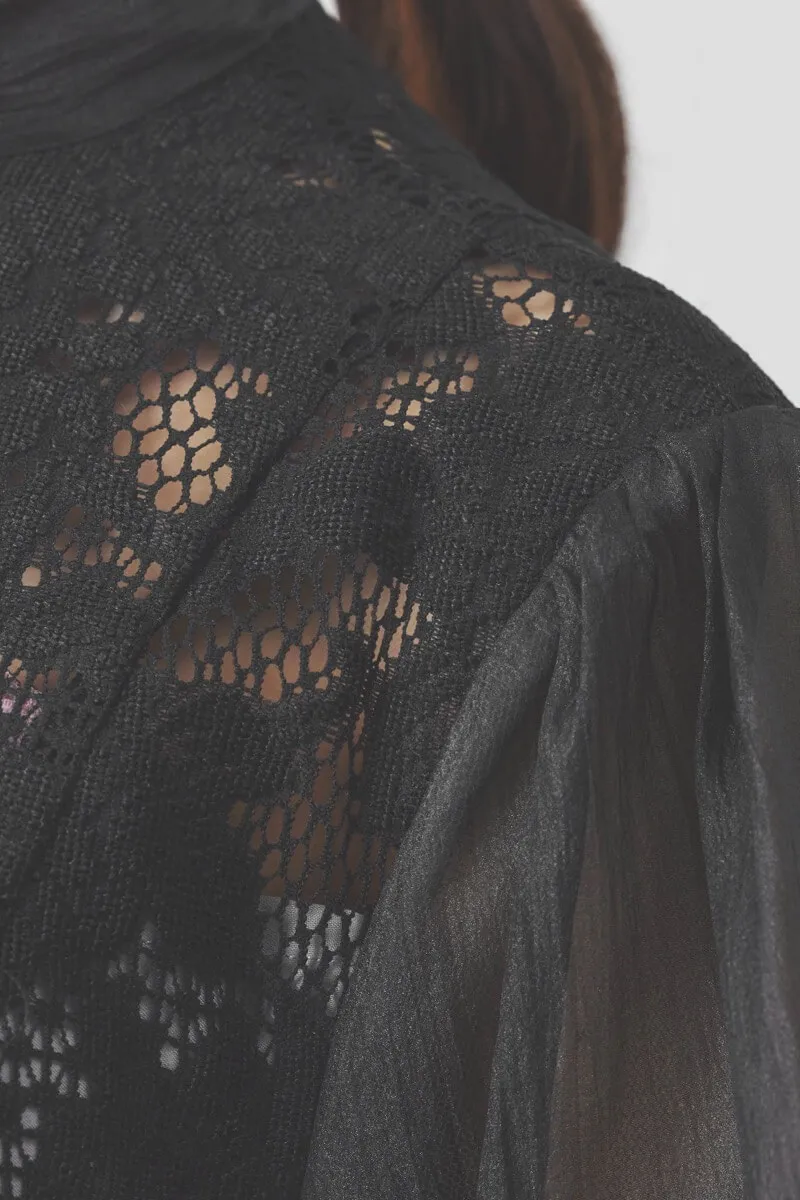 ブラックのクラフトレースマーメイドドレス