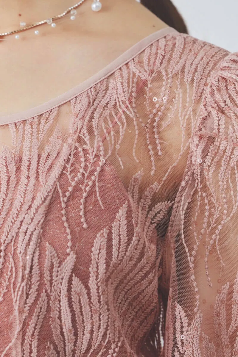 サーモンピンクのスパンコールアネモネドレス