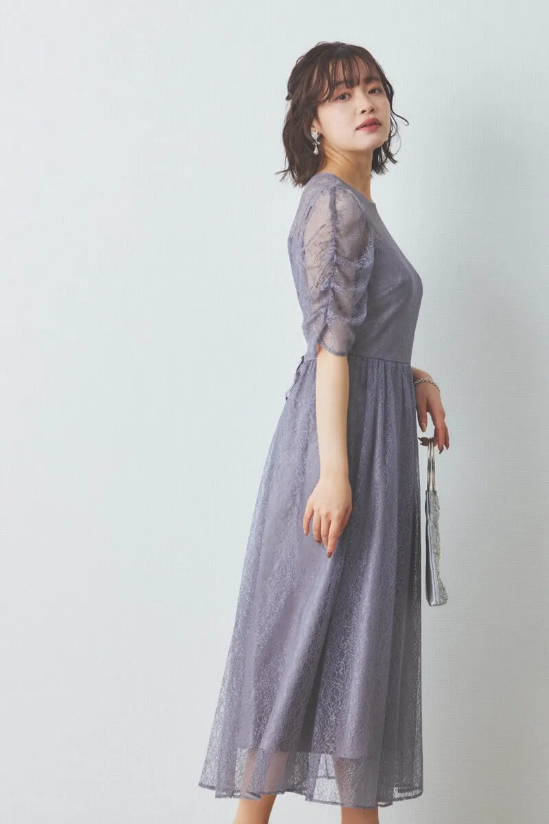 グレーのギャザースリーブレースアップドレス