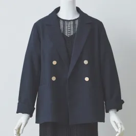 ネイビーの艶消し金ボタンジャケット