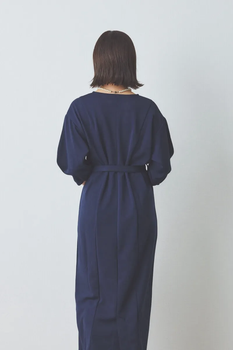 ネイビーのボリュームスリーブポンチワンピース