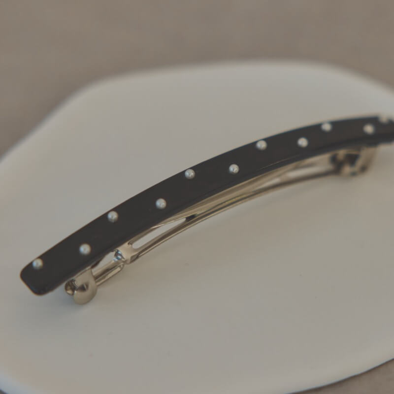 ブラックのパール付スリムバレッタ