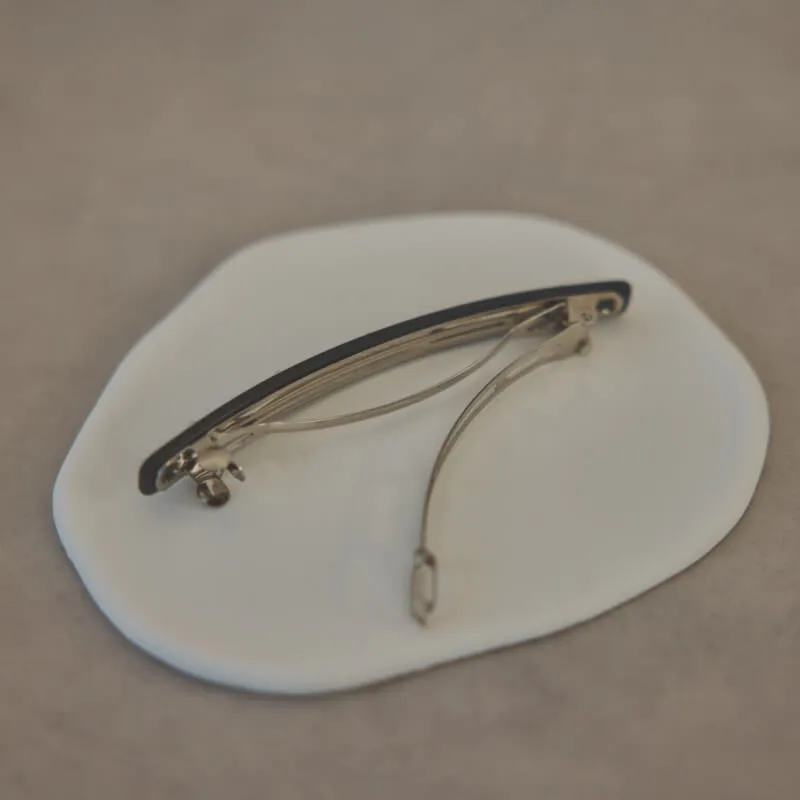 ブラックのパール付スリムバレッタ