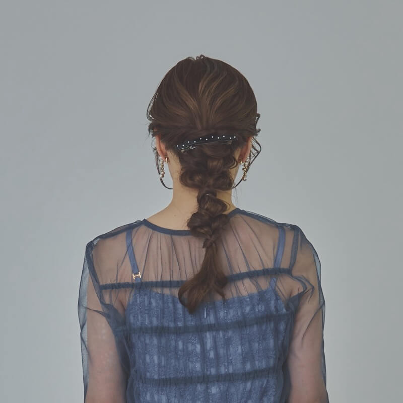 ブラックのパール付スリムバレッタ