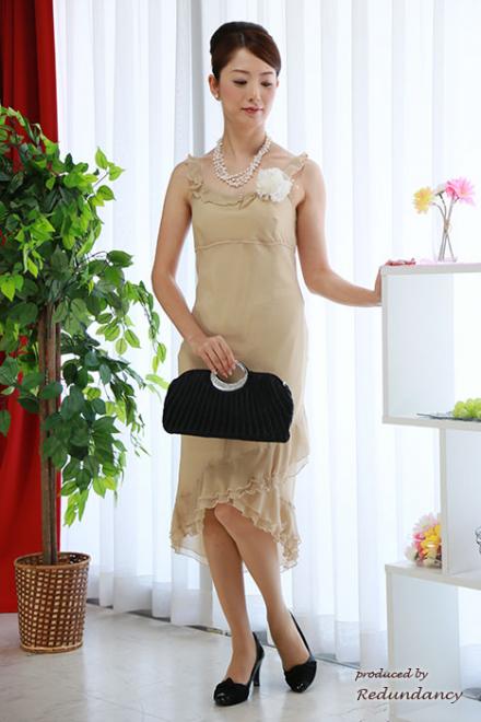 ベージュのコサージュ＆フリル裾シフォンドレスコーディネートセット