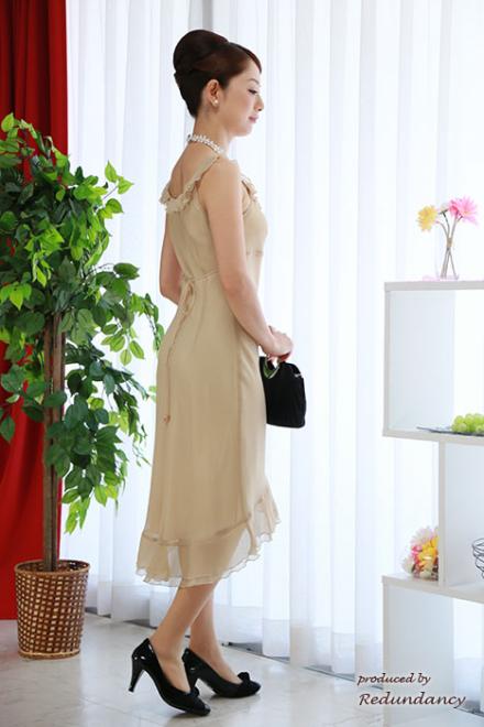 ベージュのコサージュ＆フリル裾シフォンドレスコーディネートセット