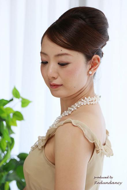 ベージュのコサージュ＆フリル裾シフォンドレスコーディネートセット