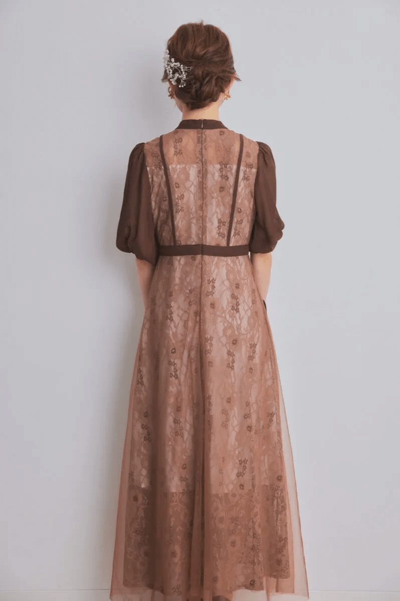 ブラウンのハイウエストチュールレースドレス