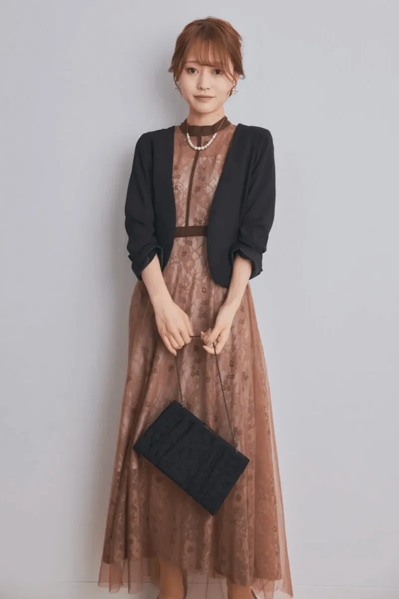 ブラウンのハイウエストチュールレースドレス